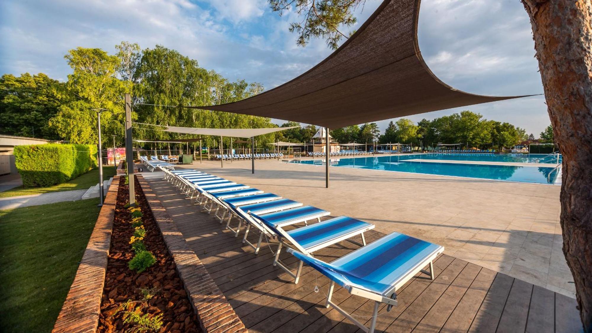 Harmonia Riva Apartman B11 Dunajská Streda Exterior foto